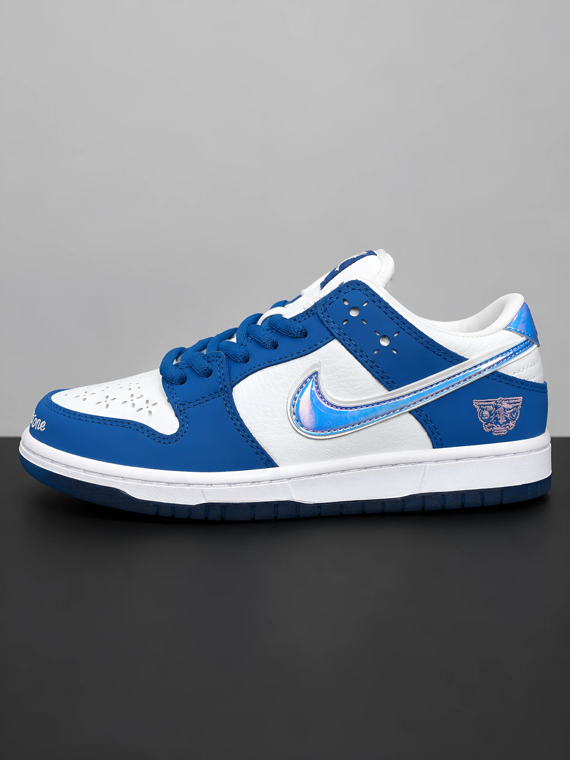 Nike SB Dunk Low Born x Raised